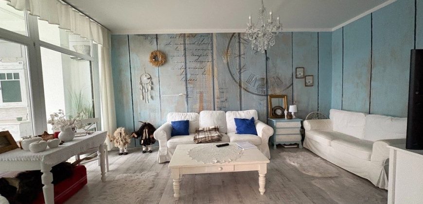 Dunaparti egyedi kialakítású lakás eladó