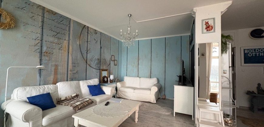 Dunaparti egyedi kialakítású lakás eladó