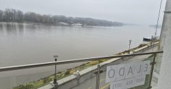 Dunaparti egyedi kialakítású lakás eladó