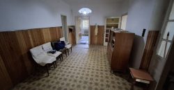 Felújítandó, 3 és fél szobás, családi ház, garázzsal, Úriban eladó!