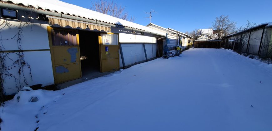 Gksz-6 övezeti telek, raktárépületekkel, építési engedéllyel, Monoron!