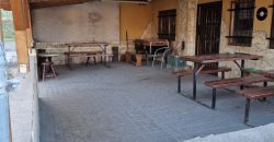 31-es főút mellett, vendéglátó egység, parkolóval, Mendén eladó!