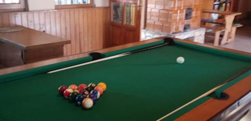 31-es főút mellett, vendéglátó egység, parkolóval, Mendén eladó!