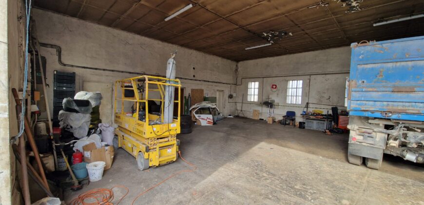 Szerelőaknával rendelkező műhely bérbeadó Hajdúszoboszlón