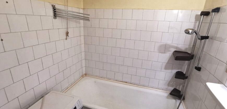 Kecskemét Széchenyivárosban NYÍLÁSZÁRÓCSERÉLT, FŰTÉSKORSZERŰSÍTETT, 2 szobás lakás